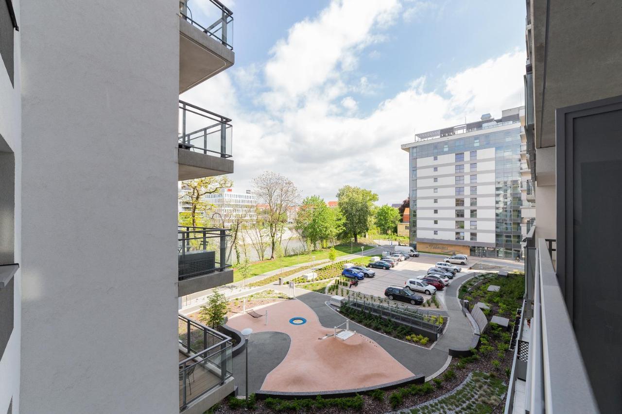 Odra View Apartments III วรอตซวาฟ ภายนอก รูปภาพ